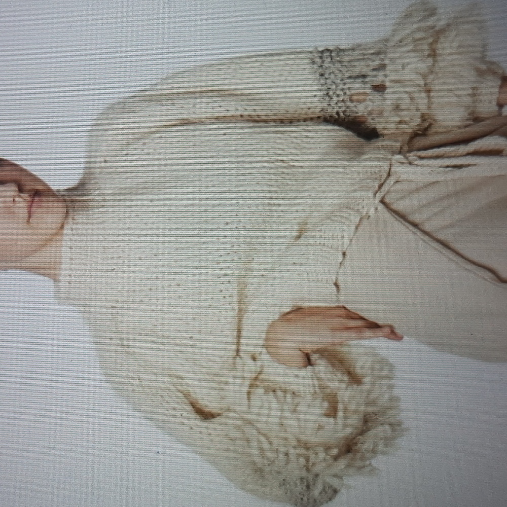 Sweater never been wear in